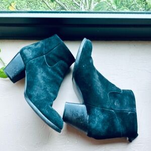 Hill House Green Velvet Elegant Suede Ankle Boots Size 9 🇮🇹